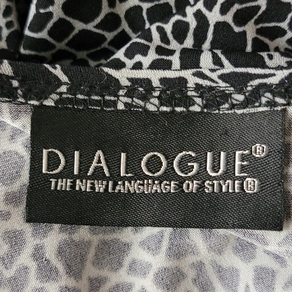 Dialogue faux wrap pleated long sleeve v neck dress size XS - Picture 5 of 8